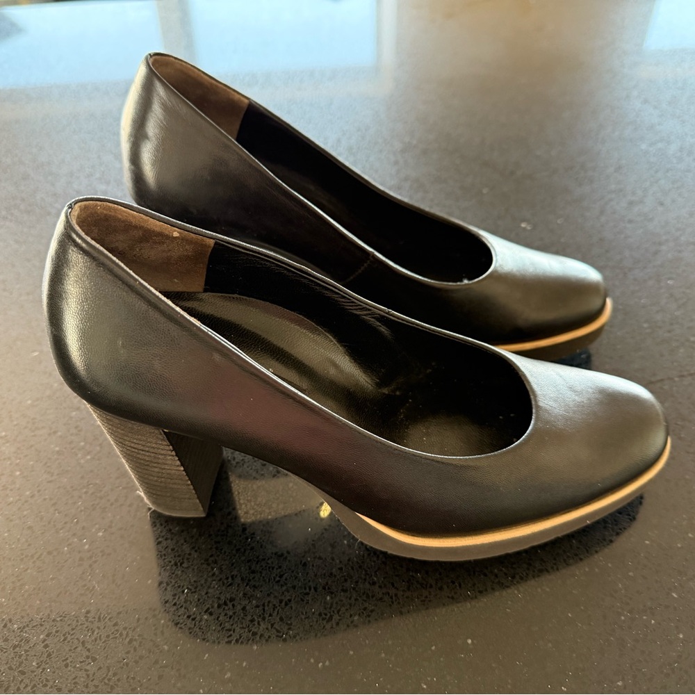 Paul Green stacked heel Pumps